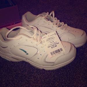 Women’s size 7 1/2 wide sneaker
